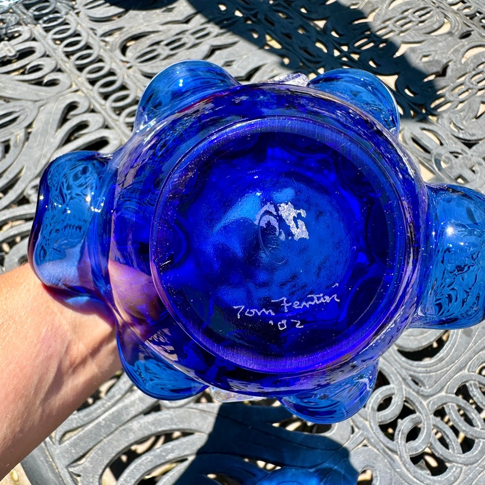 Cobalt blue signed Tom Fenton 02 glass basket. - Picture 4 of 9